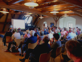 Der Vortrag von Dr. Gabriele Schleuning, Fachärztin für Psychiatrie und Chefärztin am kbo-Isar-Amper-Klinikum, findet großen Anklang.