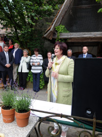 Christa Naaß informiert u.a. über die Initiativen der SPD-Bezirkstagsfraktion im Zusammenhang mit der Bayerisch-tschechischen Landesausstellung.