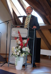 Treuchtlingens Erster Bürgermeister, Werner Baum, lobt die gute Zusammenarbeit bei der Übernahme des ehem. Stadtkrankenhauses durch die Bezirkskliniken Mittelfranken.