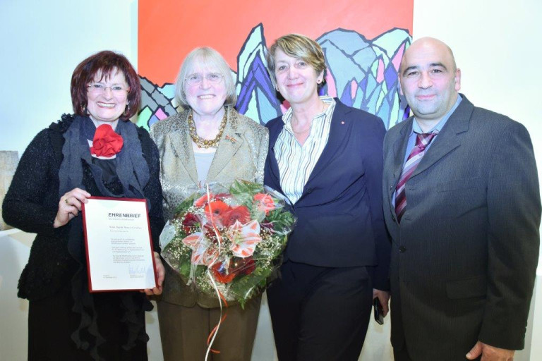 Ehrenbrief des Bezirks Mittelfranken an Sigrid Mayr-Gruber